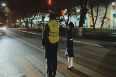 ​ШЫМКЕНТ: оқушыларға жолдағы қауіпсіздік ережелері түсіндірілді