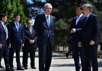 Тоқаев пен Шавкат Мирзиёев Бахауддин Нақышбанди мемориалдық кешеніне барды