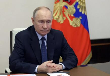 Путин Жеңістің 80 жылдығын мерекелеу күндері атысты тоқтататынын мәлімдеді