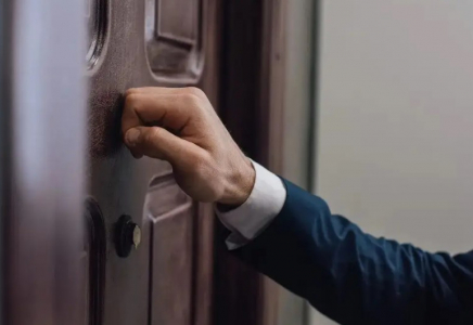 Қазақстандықтардың кредиті коллекторға сатылмайды: мораторий тағы бір жылға ұзарды