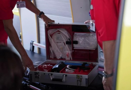 Қарағандыда аялдамада тұрған әйелді көлік қағып кетті