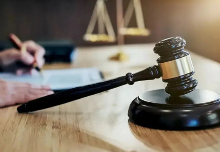 Қарағанды соты мемлекет есебінен білім алған жас келіншектен 1 млн теңгеге жуық ақша өндіріп алды Қарағанды соты мемлекет есебінен білім алған жас келіншектен 1 млн теңгеге жуық ақша өндіріп алды