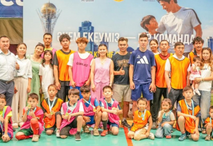 ​Әкелер күні мерекесіне орай футболдан шеберлік сабақ өтті