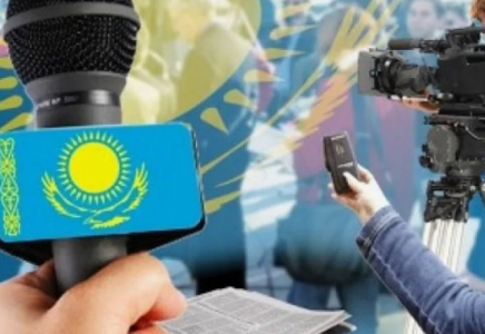 Бишімбаевтың ісі: Сот залына кіре алмаған журналистер полиция шақырды