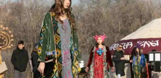 Ұлттық киіммен келгендер Алматы ботаникалық бағына тегін кіре алады