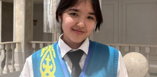 Өз бетінше үйренген: 11 сынып оқушысы он тілде еркін сөйлейді