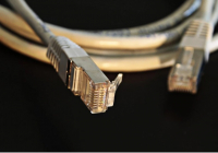 Петропавлда интернет кабелін тартқан екі жұмысшы биіктен құлап, біреуі қаза тапты