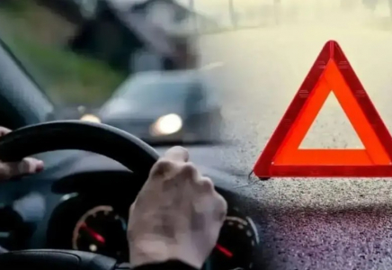 Қарағандыда бір көлік бағдаршамға соғылып, жүргізуші көз жұмды