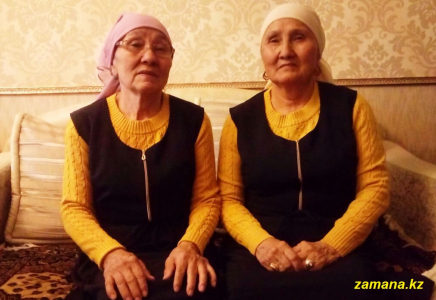 Әлеуметтік желілерді ұршықтай иіретін егіз әжелер