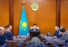 ШЫМКЕНТ: аппарат отырысында жастар саясаты мен өзге де мәселер қаралды