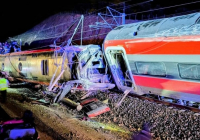 ​Испанияда екі жоғары жылдамдықты пойыз рельстен шығып, 21 адам қаза тапты