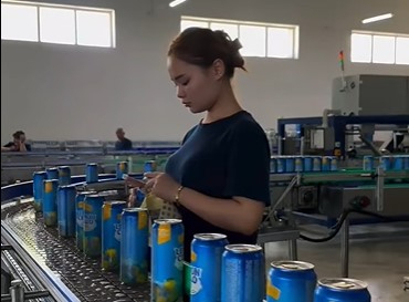 ОТАНДЫҚ ӨНІМ ӨНДІРІСІ АРТЫП КЕЛЕДІ: Шымкенттегі зауыт жылына 100 млн-нан астам сусын шығарады 