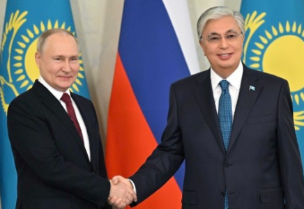 Путин Тоқаев туралы: біз шынайы әрі достық қарым-қатынас орнаттық