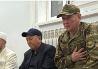 Қорғаныс министрі қаза болған сарбаздардың отбасымен кездесіп, көңіл айтты