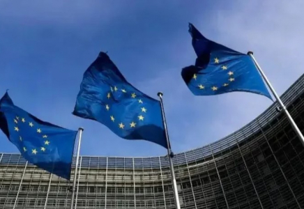 ​ЕО балалардың TikTok пен Instagram-ға кіруіне шектеу қойғысы келеді