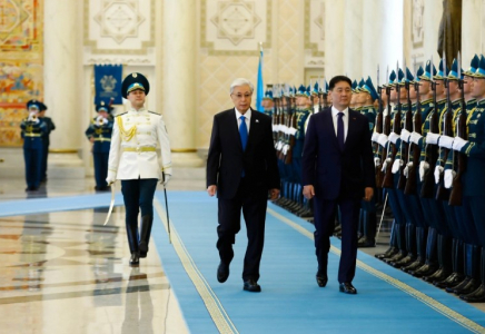 Тоқаев Моңғолия президентін Ақордада қарсы алды