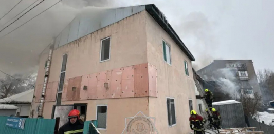 Астанада екі қабатты ғимаратта өрт шықты