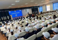 ​Қауіпсіз мектеп: Шымкентте 500 оқушы полиция бастығымен кездесті