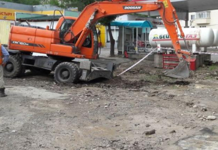 Алматыда жасыл желектерді шауып, орнына тұрғын үй салғалы жатыр 