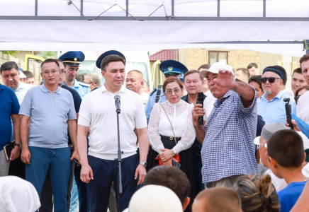 ШЫМКЕНТ: ҚАРАТАУ АУДАНЫНЫҢ ӨЗЕКТІ МӘСЕЛЕЛЕРІ ҚАРАСТЫРЫЛДЫ