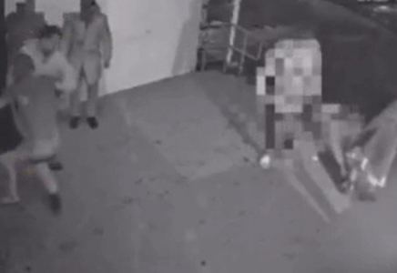 Алматы тұрғыны өртеніп жатқан пәтерден зейнеткерді аман алып қалды