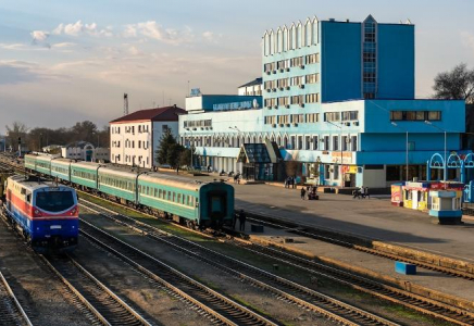 Теміржолды кесіп өтпек болған әйелді пойыз басып кетті