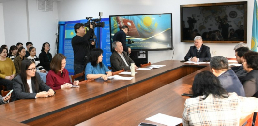 ​Конституциялық реформаның тарихи мәніне талдау жасалды