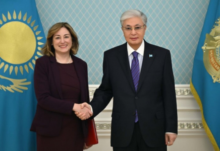 Мемлекет басшысы АҚШ елшісі Джули Стаффтты қабылдады