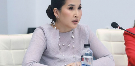 Педиатр дәрігер: жеңіл ЖРВИ белгілері, мұрынның бітелуі, жеңіл анемия екпе салдыртуға қарсы көрсетілім болып табылмайды