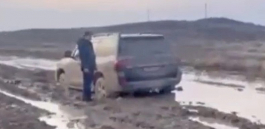 ​Қарағанды облысында балшық құрсауында қалған 18 адам құтқарылды