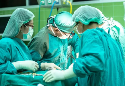 Алматыда 31 магнит жұтқан 1 жасар балаға шұғыл ота жасалды