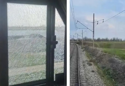 Қазақстанның оңтүстігінде жасөспірімдер пойызға тас лақтырып, терезесін сындырған