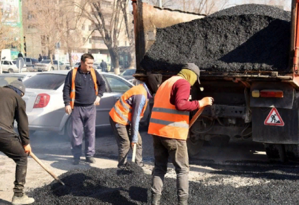 Шымкентте жолдарды қалпына келтіру жұмыстары басталды