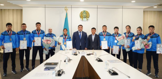 Түркістан облысының әкімі Азия чемпиондарына құрмет көрсетті