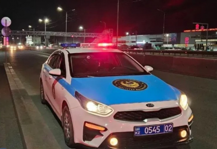 Алматыда жолды рұқсат етілмеген жерден кесіп өтпек болған адам қаза тапты