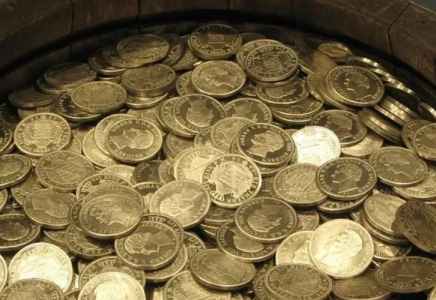 Түркияда 2400 жыл бойы көмулі жатқан алтын толы құмыра табылды