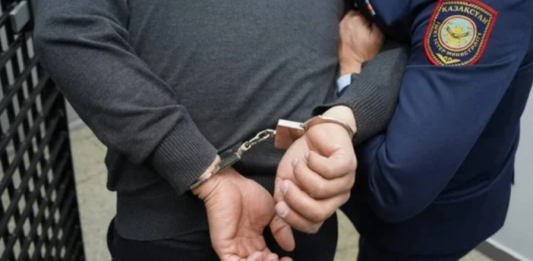 Оралда полиция қызметкері қыз зорлады деген күдікке ілінді