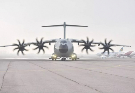 Қазақстанның әскери әуе күштері Airbus A-400M ұшағымен толықты - видео