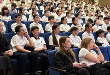 Қазақстан мектептерінде «Мен таңдаған жол» атты жалпы республикалық ашық сабақ өтті