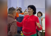 Тойда «біртүрлі» билеген әйел жұрттың талқысына түсті (ВИДЕО)