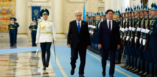 Тоқаев Моңғолия президентін Ақордада қарсы алды