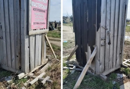 Өскеменде дәретхана тұрғызуға зираттағы айқыштар пайдаланылған