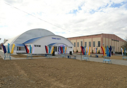 Бәйдібекте тұңғыш рет жабық теннис корты мен жүзу бассейні ашылды