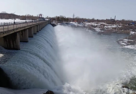 ​СҚО-дағы Сергеев су қоймасы толып, ернеуінен асты