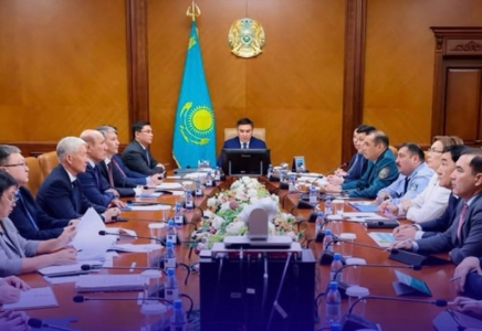 ​Әкімнің төрағалығымен өткен аппарат отырысында Шымкенттің өзекті мәселелері қаралды