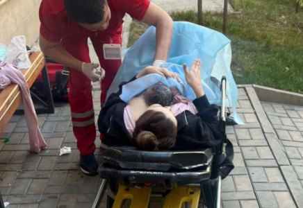 Алматылық әйел тұрғын үй кешенінің ауласында босанды