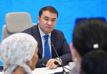 ТҮРКІСТАН: Нұралхан Көшеров 150-ге жуық азаматпен жеке кездесіп, өтініштері мен ұсыныстарын тыңдады