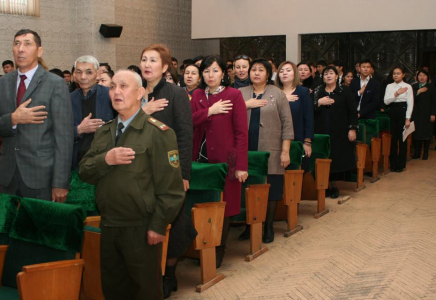 «Көк байрағым желбіреп – Тәуелсіздік таңы атты!» тақырыбында мерекелік кеш өтті