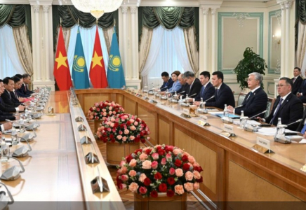 Мемлекет басшысы Вьетнам Коммунистік партиясы Орталық комитетінің Бас хатшысы То Ламмен келіссөз өткізді
