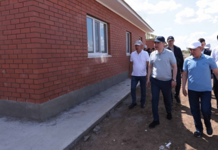 Су тасқыны: Олжас Бектенов үйлердің құрылыс жұмыстарын тексерді